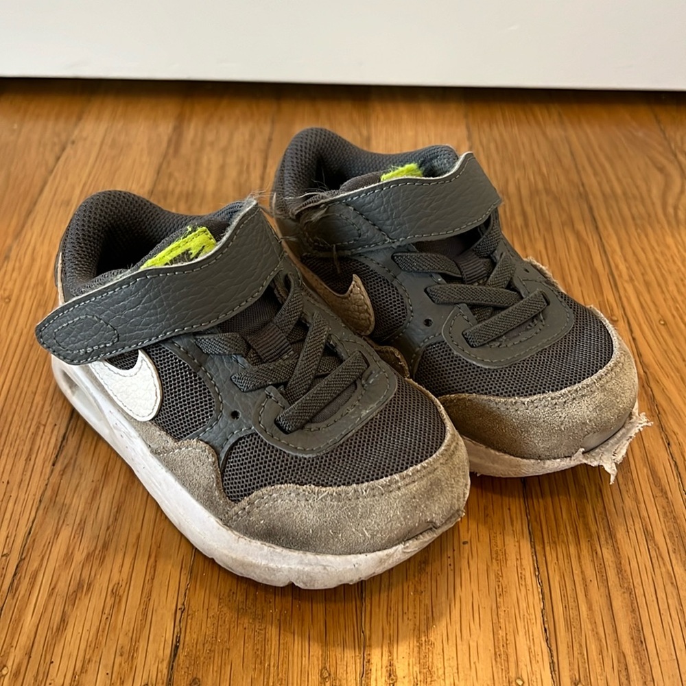Nike Air sneakers toddler size 7